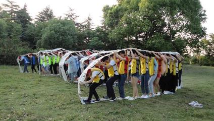 经典拓展训练 熔炼团队，超越自我