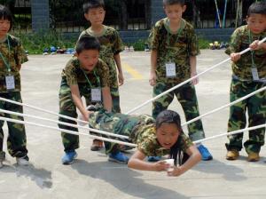 陕西亮剑军事夏令营 锻造青少年意志，开启暑假军旅拓展新篇章